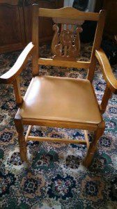 beaver carver chair (2)