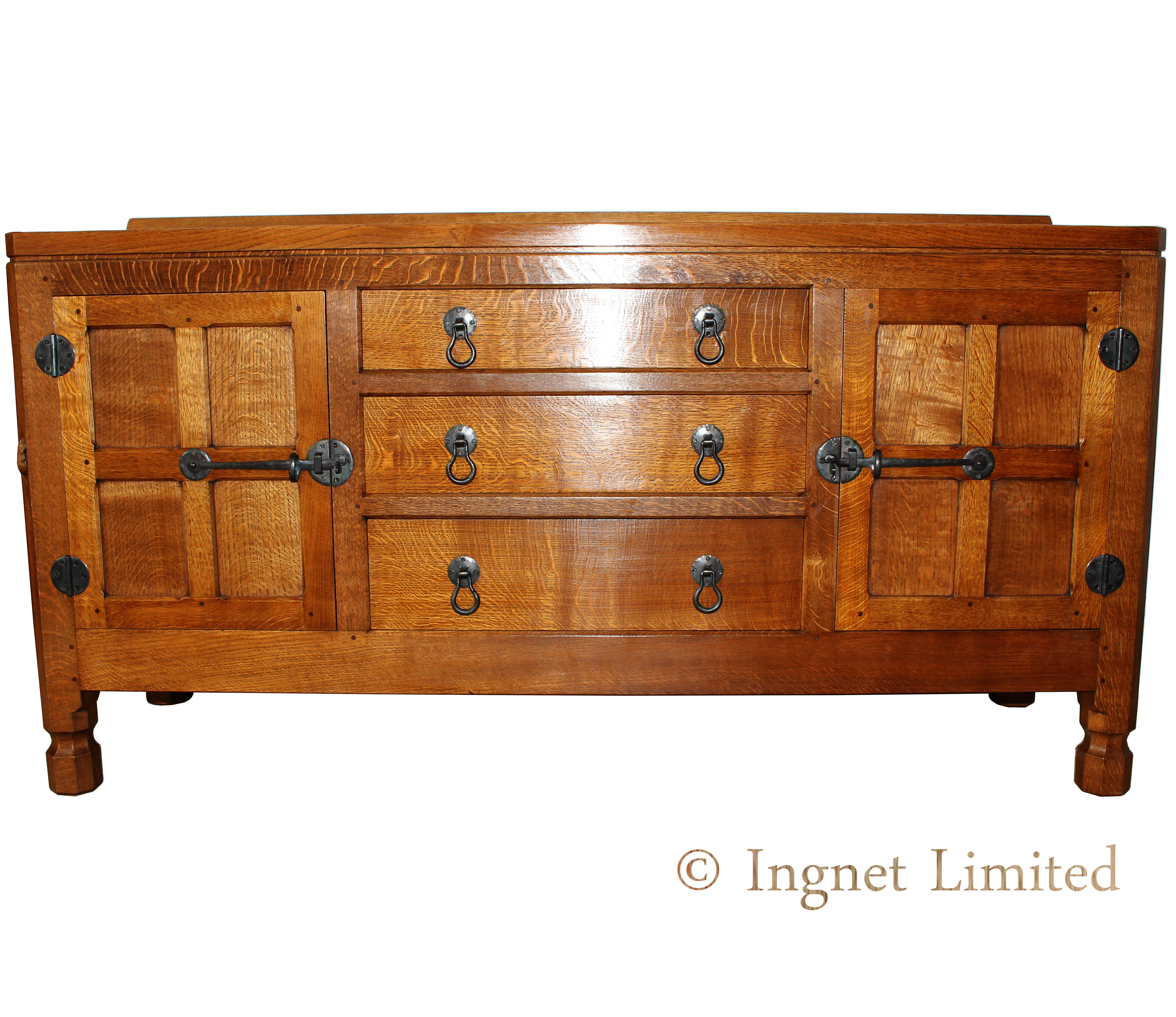 ROBERT MOUSEMAN THOMPSON ADZED 5FT SIDEBOARD